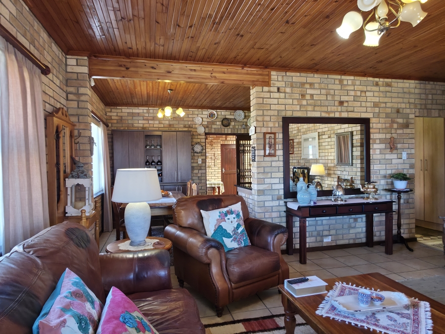 4 Bedroom Property for Sale in Noorsekloof Eastern Cape